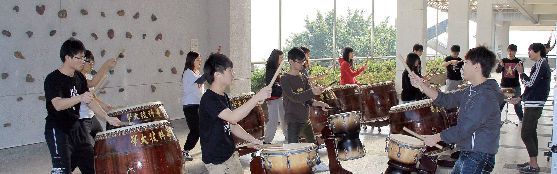 文宣:學生社團練習打鼓照片